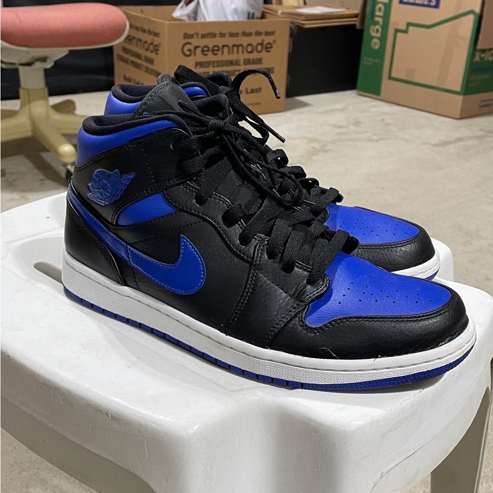 Air Jordan 1 Mid Royal Blue